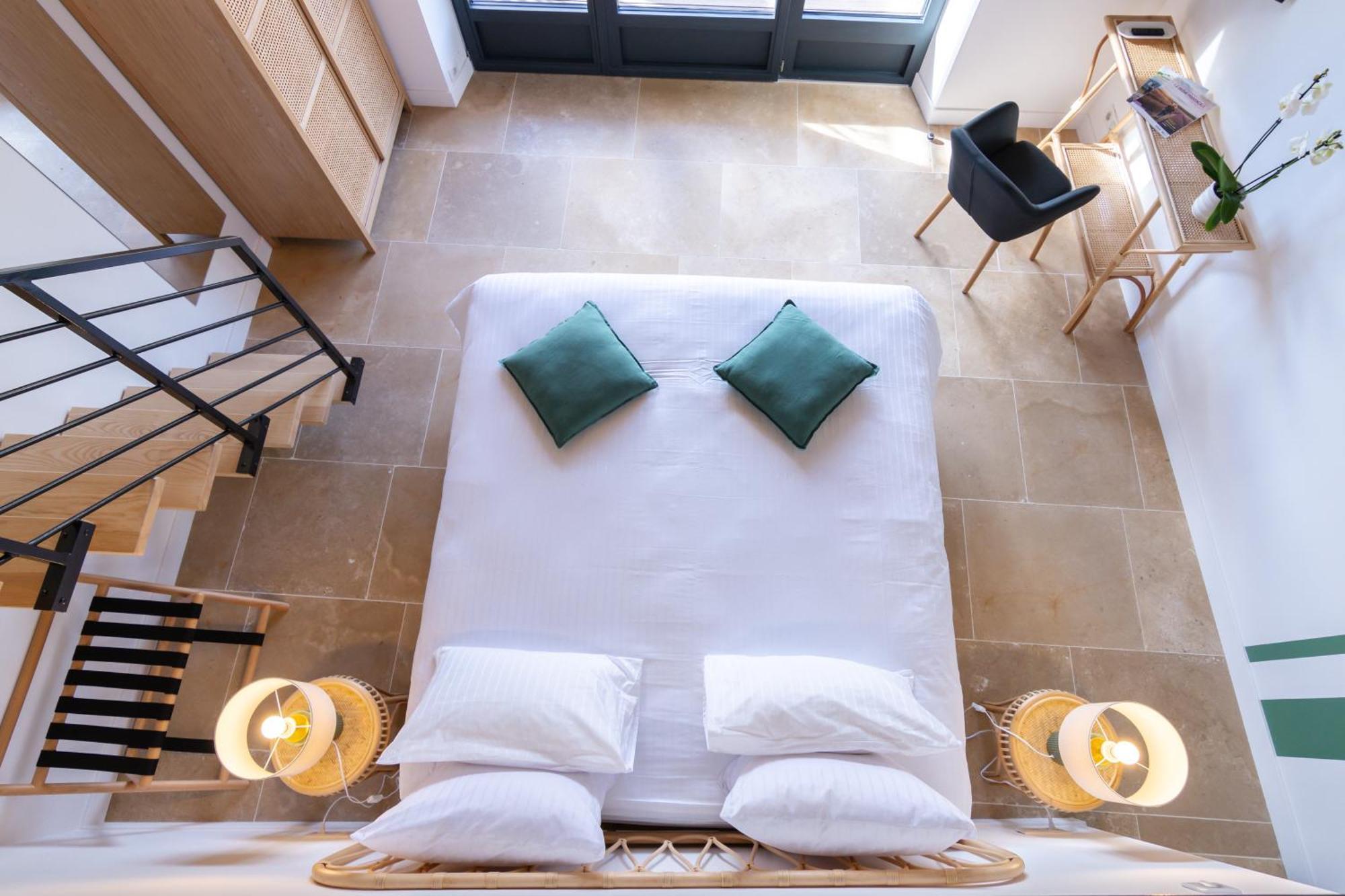 Bed and Breakfast Domaine De Chabanne Crupies Exterior foto
